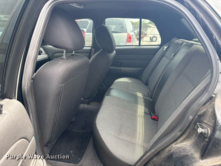 image for item EG8521 2011 Ford Crown Victoria Police Interceptor 