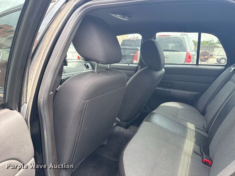 image for item EG8521 2011 Ford Crown Victoria Police Interceptor 