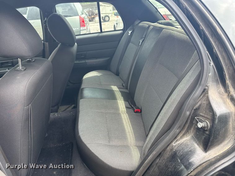 image for item EG8521 2011 Ford Crown Victoria Police Interceptor 