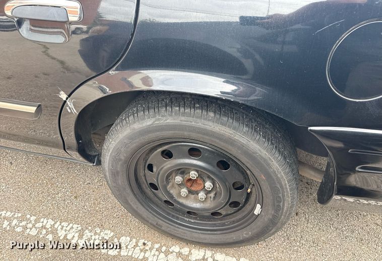 image for item EG8521 2011 Ford Crown Victoria Police Interceptor 