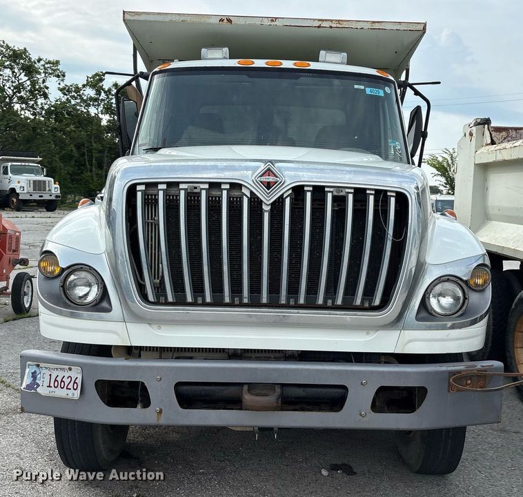 image for item EG8522 2011 International 7400 dump truck