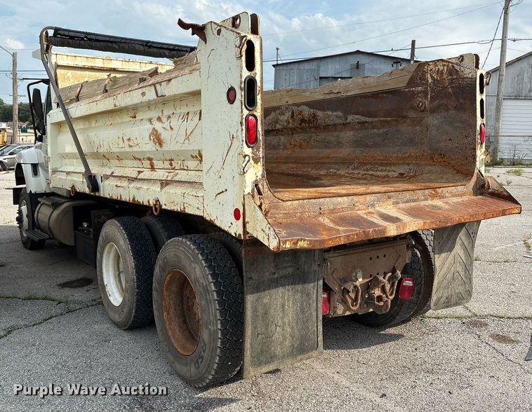 image for item EG8522 2011 International 7400 dump truck