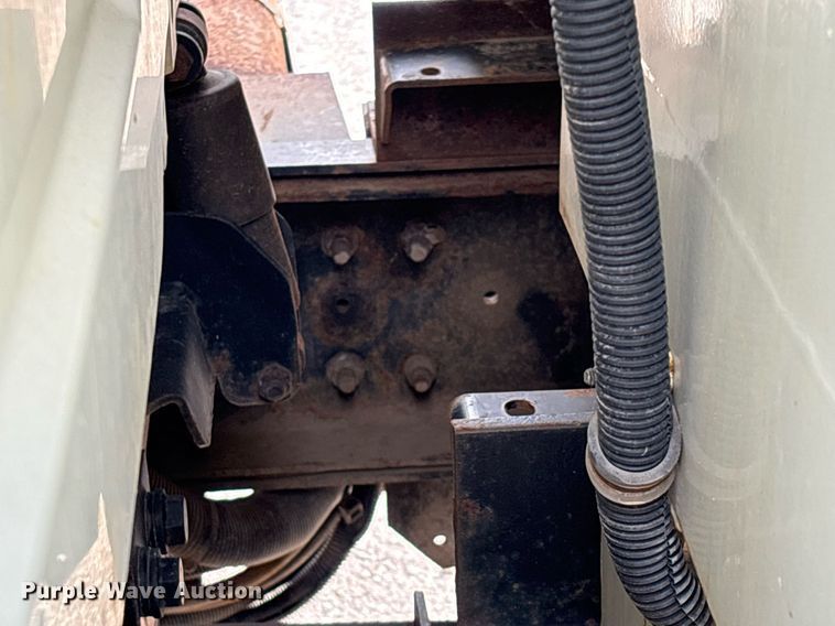 image for item EG8522 2011 International 7400 dump truck