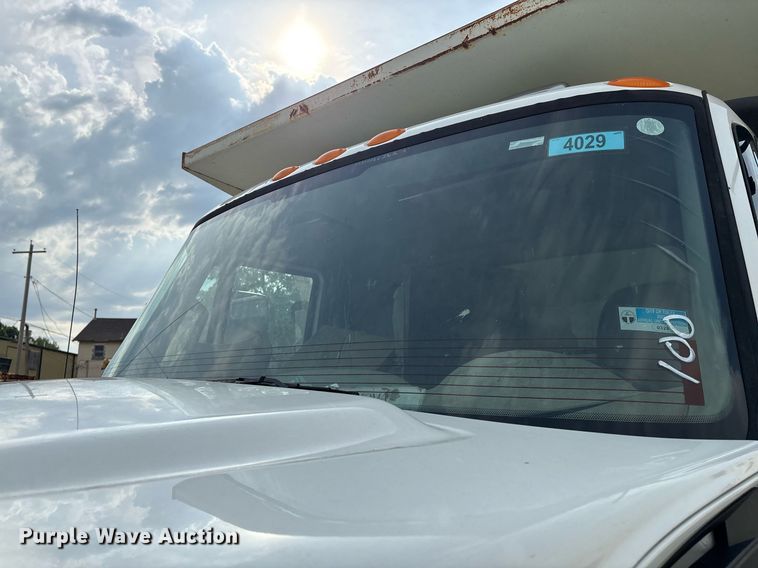 image for item EG8522 2011 International 7400 dump truck