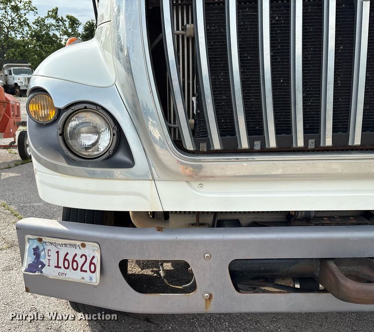 image for item EG8522 2011 International 7400 dump truck