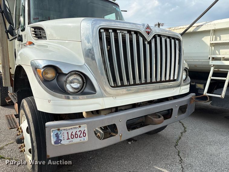 image for item EG8522 2011 International 7400 dump truck