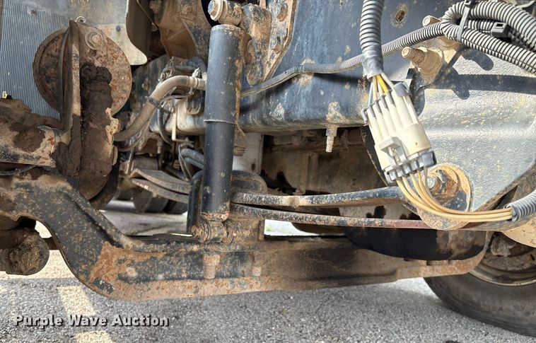 image for item EG8522 2011 International 7400 dump truck