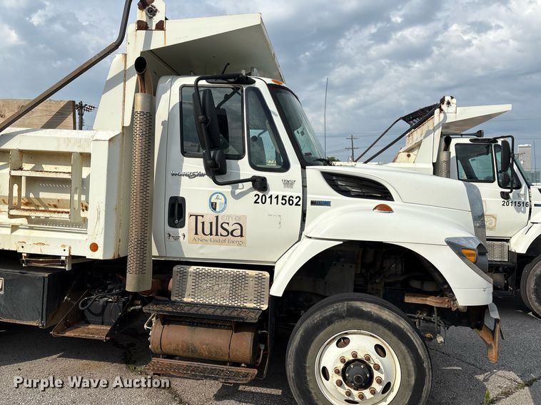 image for item EG8522 2011 International 7400 dump truck