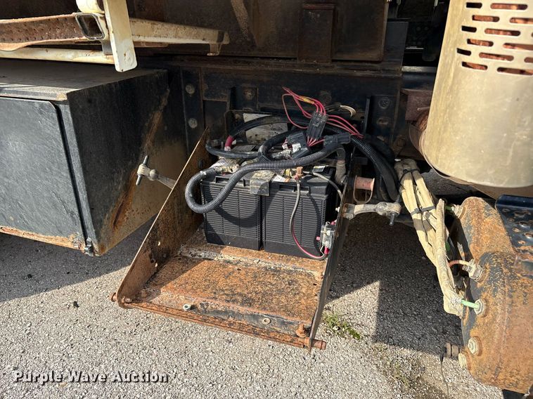 image for item EG8522 2011 International 7400 dump truck