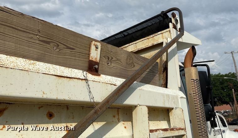 image for item EG8522 2011 International 7400 dump truck