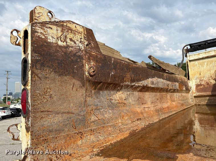 image for item EG8522 2011 International 7400 dump truck