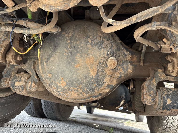 image for item EG8522 2011 International 7400 dump truck