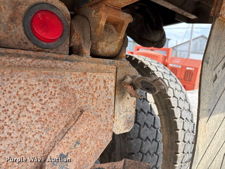 image for item EG8522 2011 International 7400 dump truck