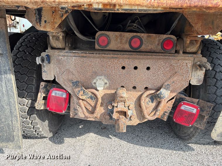 image for item EG8522 2011 International 7400 dump truck