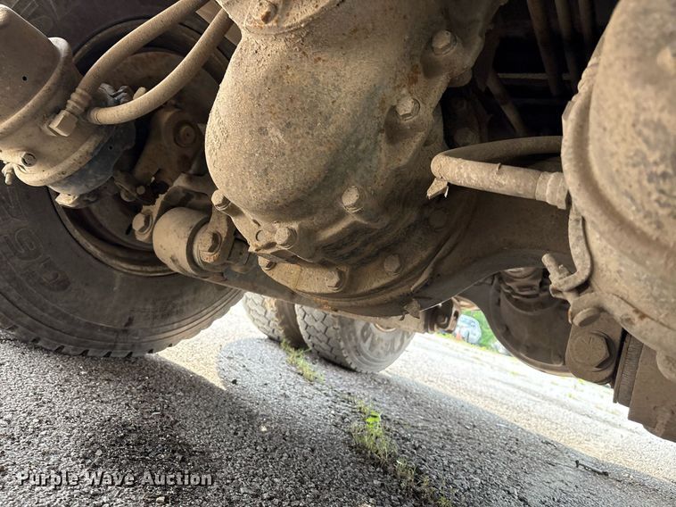 image for item EG8522 2011 International 7400 dump truck