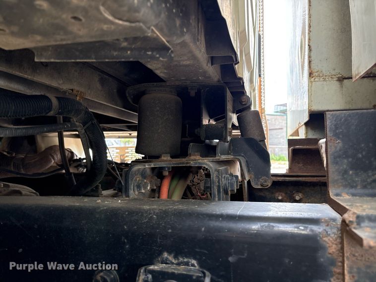 image for item EG8522 2011 International 7400 dump truck