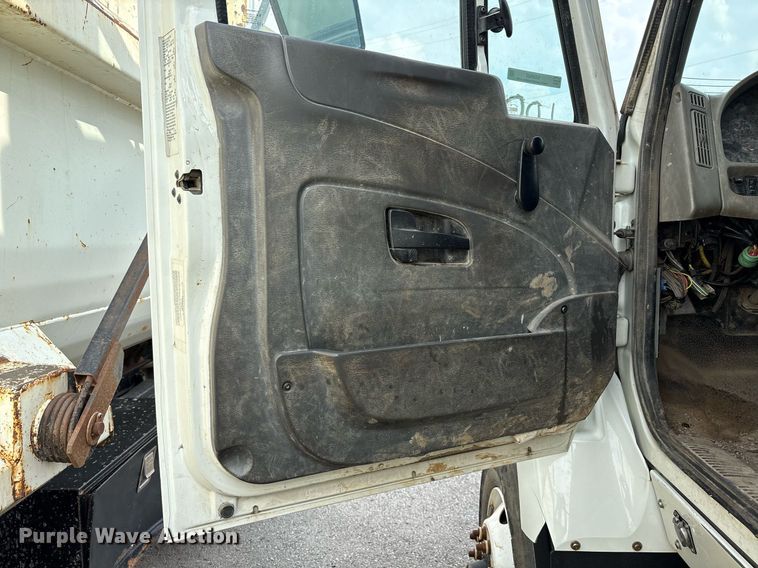 image for item EG8522 2011 International 7400 dump truck