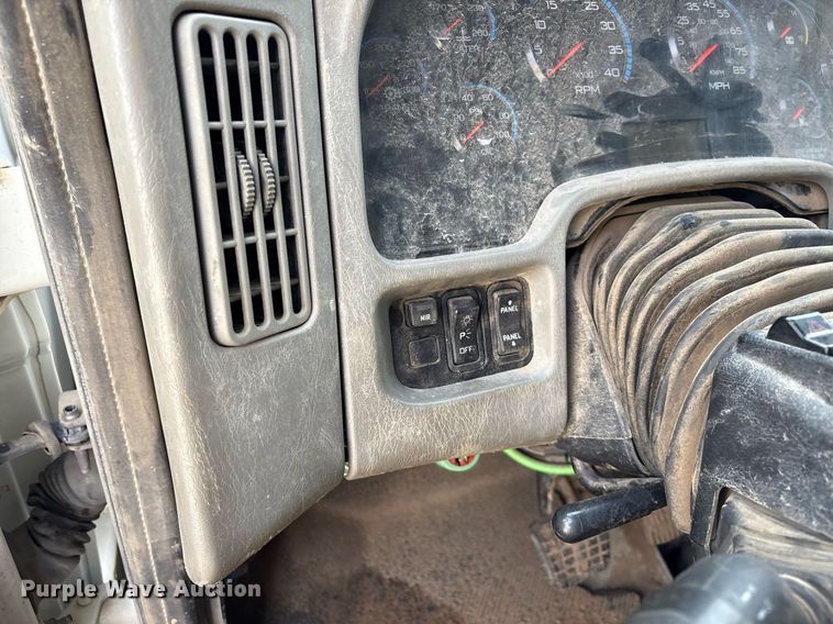 image for item EG8522 2011 International 7400 dump truck