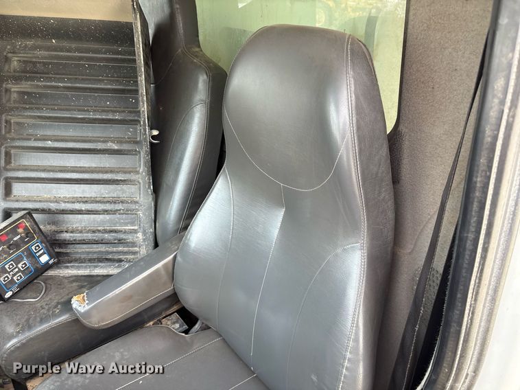 image for item EG8522 2011 International 7400 dump truck