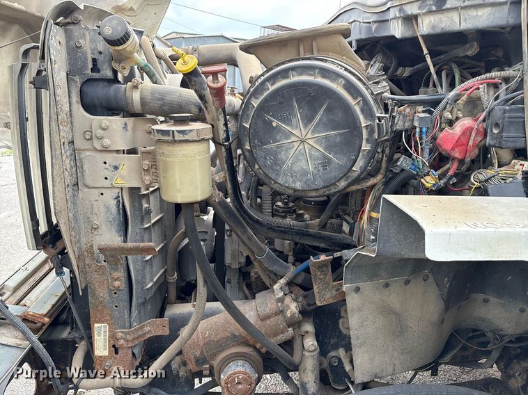 image for item EG8522 2011 International 7400 dump truck