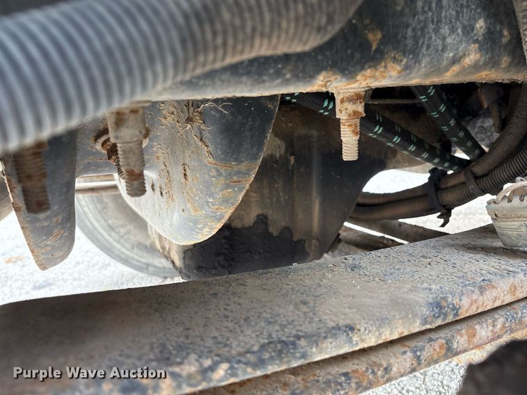 image for item EG8522 2011 International 7400 dump truck