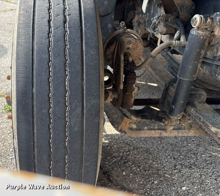 image for item EG8522 2011 International 7400 dump truck