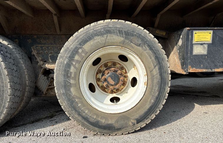 image for item EG8522 2011 International 7400 dump truck