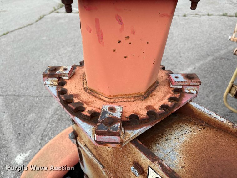 image for item EG8524 1995 Graverly Pro Chip 395 wood chipper