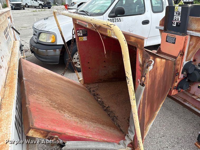 image for item EG8524 1995 Graverly Pro Chip 395 wood chipper