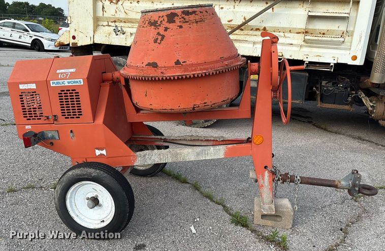 image for item EG8529 2003 Multiquip MC-92 concrete mixer