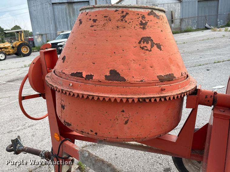 image for item EG8529 2003 Multiquip MC-92 concrete mixer