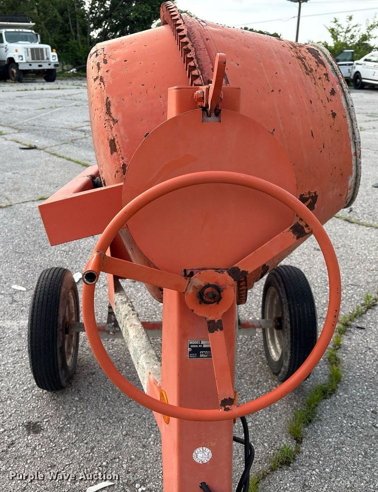 image for item EG8529 2003 Multiquip MC-92 concrete mixer
