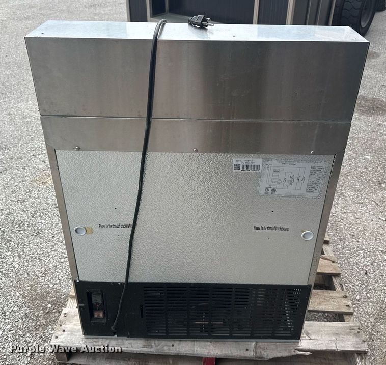 image for item EG8533 Avantco 178SSPT27 refrigerated sandwich prep table