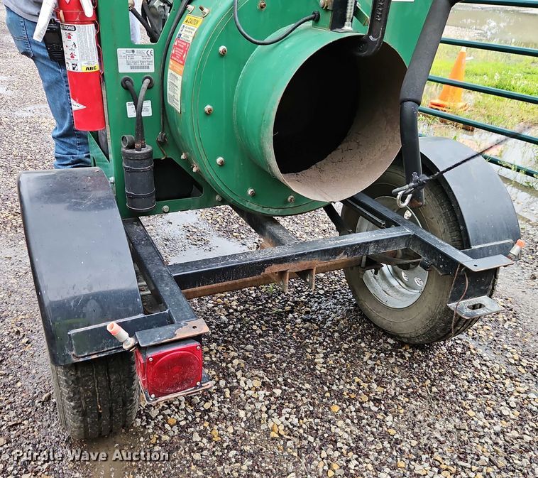 image for item EJ0084 Billy Goat DL3600V leaf vacuum