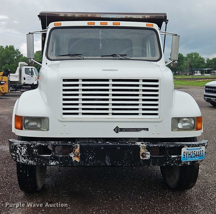 image for item EJ0085 2000 International 4700 dump truck