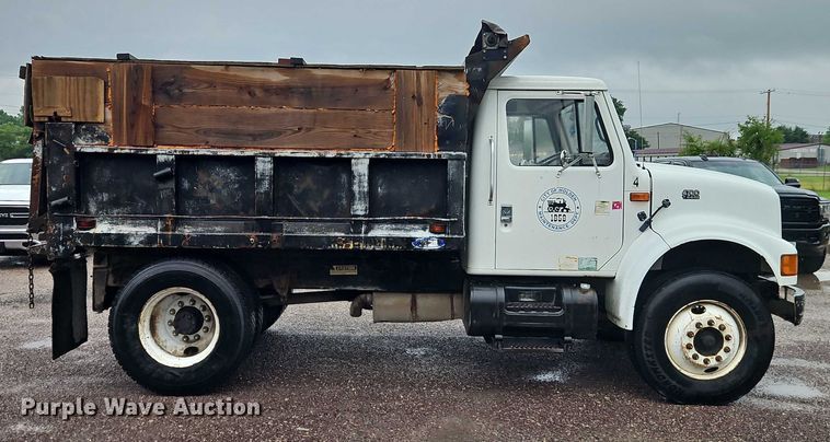 image for item EJ0085 2000 International 4700 dump truck