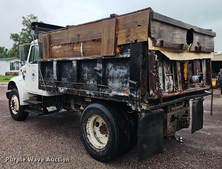 image for item EJ0085 2000 International 4700 dump truck