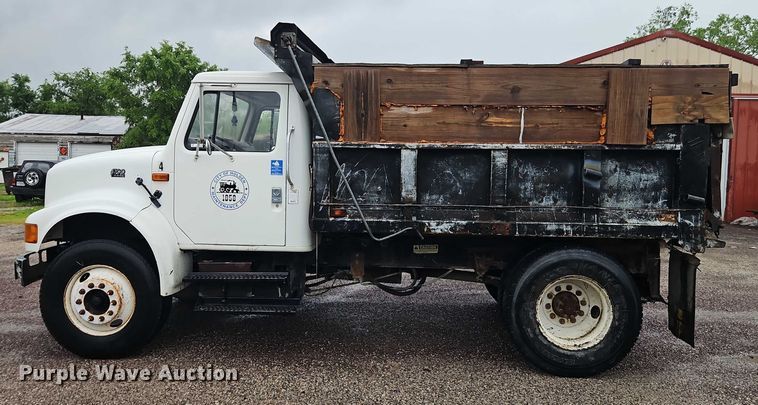 image for item EJ0085 2000 International 4700 dump truck