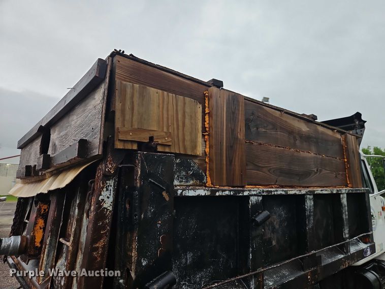 image for item EJ0085 2000 International 4700 dump truck