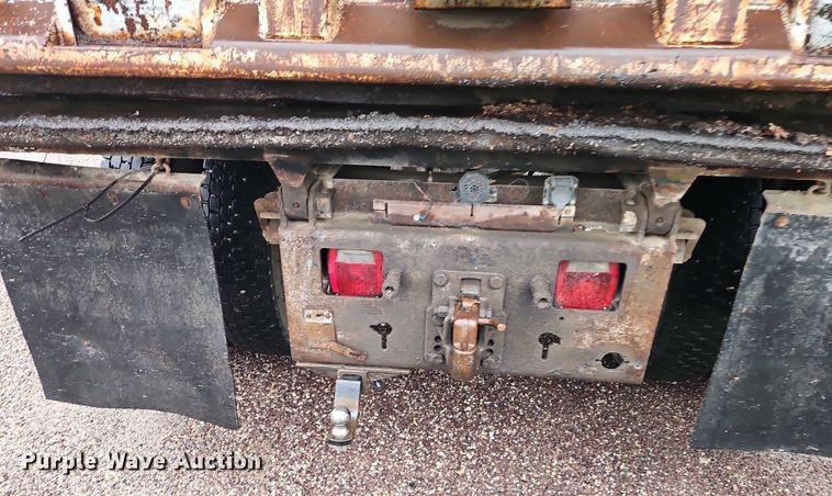 image for item EJ0085 2000 International 4700 dump truck