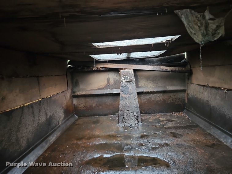 image for item EJ0085 2000 International 4700 dump truck