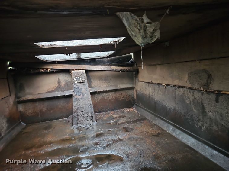 image for item EJ0085 2000 International 4700 dump truck