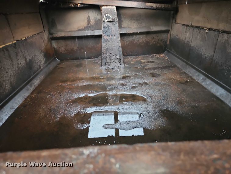 image for item EJ0085 2000 International 4700 dump truck