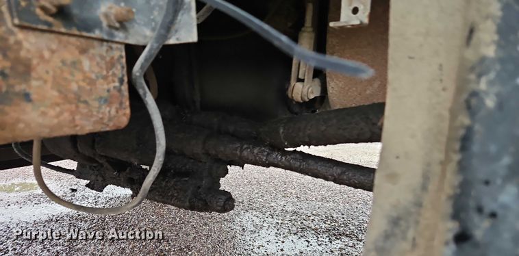 image for item EJ0085 2000 International 4700 dump truck