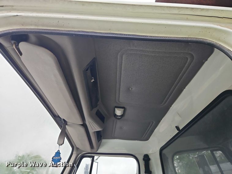 image for item EJ0085 2000 International 4700 dump truck