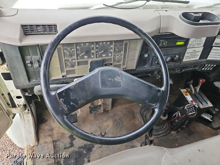 image for item EJ0085 2000 International 4700 dump truck