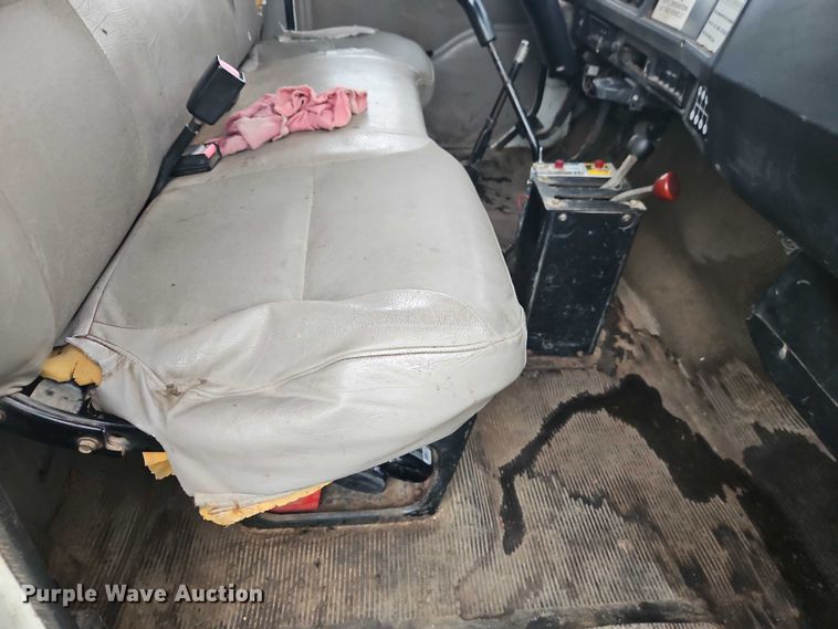 image for item EJ0085 2000 International 4700 dump truck