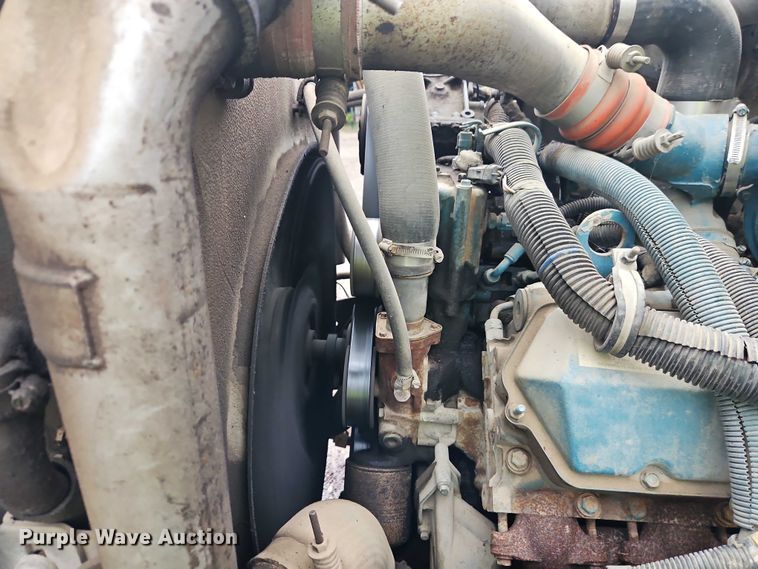 image for item EJ0085 2000 International 4700 dump truck