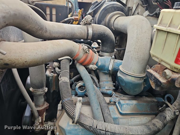 image for item EJ0085 2000 International 4700 dump truck