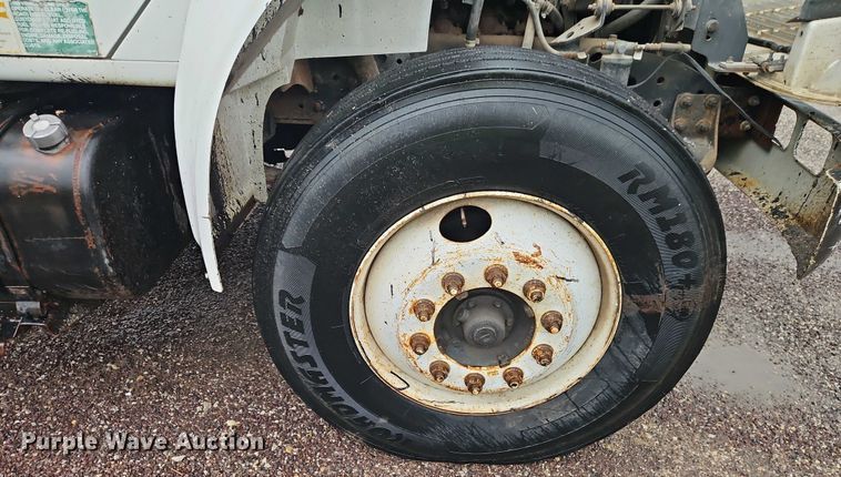 image for item EJ0085 2000 International 4700 dump truck